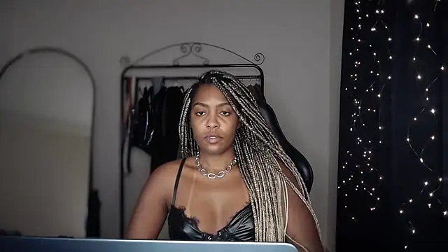 marisilva br online show from October 1, 2025, 11:00 pm