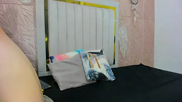 Ammy Connor1 online show from October 22, 2025, 8:08 pm