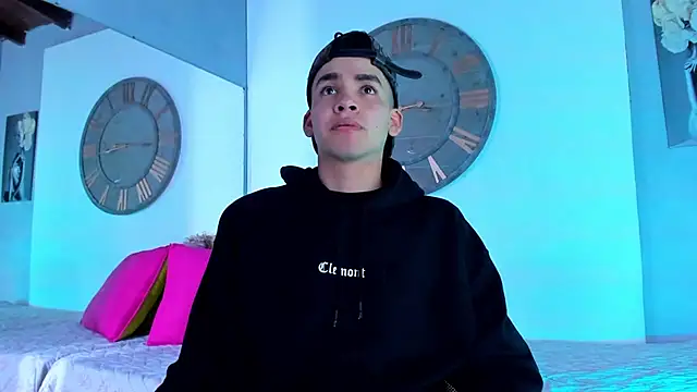 Mike 0233  online show from December 21, 2024, 3:58 am