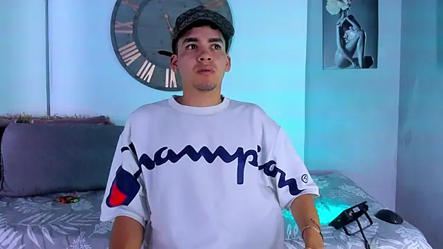 Mike 0233  online show from January 7, 2025, 3:35 am