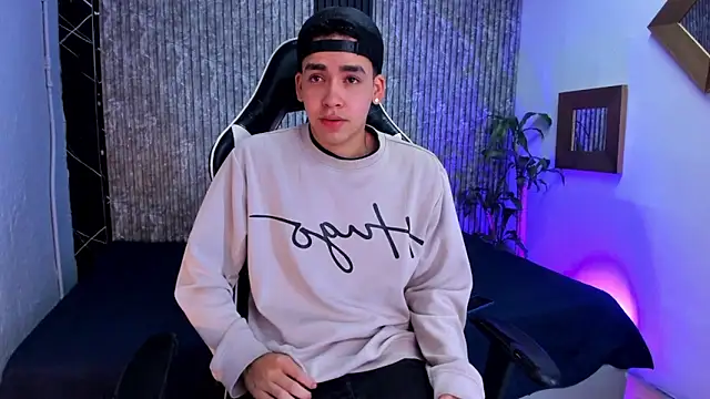 Mike 0233  online show from September 18, 2025, 4:36 am