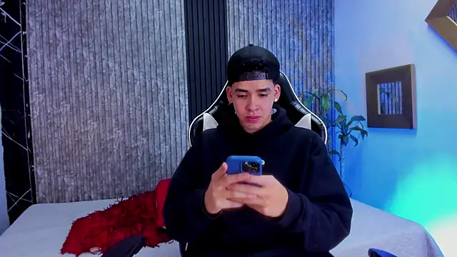 Mike 0233  online show from October 1, 2025, 4:40 am