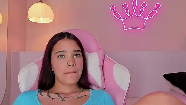 violeth hill online show from February 16, 2025, 2:42 am