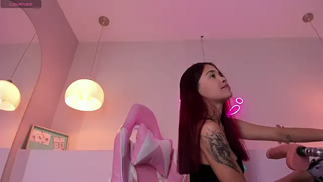 violeth hill online show from November 22, 2025, 7:46 pm