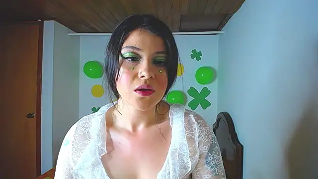 juli05star20 online show from March 18, 2025, 6:48 pm