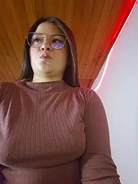 juli05star20 online show from April 22, 2026, 12:35 am