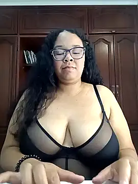 XMara online show from February 1, 2025, 8:05 pm