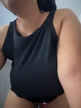 XMara online show from October 9, 2025, 4:38 pm