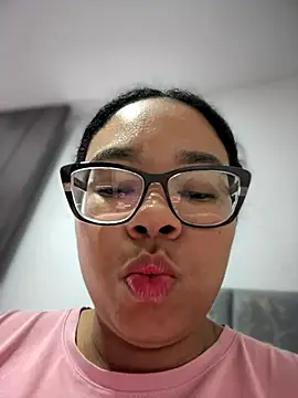 XMara online show from October 20, 2025, 4:29 pm