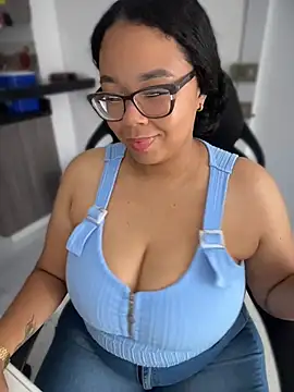 XMara online show from April 15, 2026, 2:57 pm