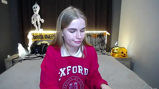 MargaritaKiss online show from October 28, 2025, 8:33 pm