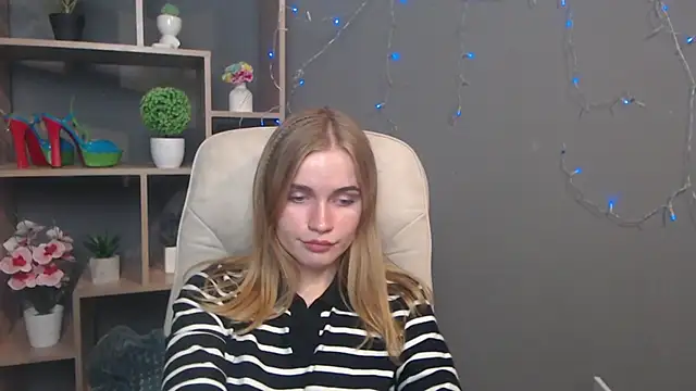 MargaritaKiss online show from November 9, 2025, 8:18 pm