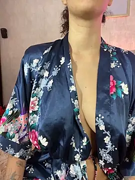 thaliacollins online show from November 9, 2025, 9:13 pm