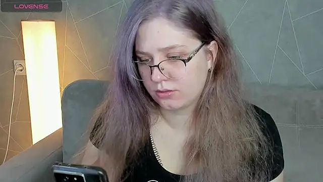 Megan Violer online show from December 18, 2024, 3:44 pm