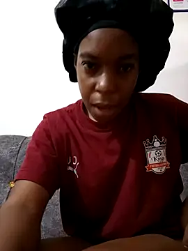 vanillacutie online show from April 19, 2026, 10:36 am