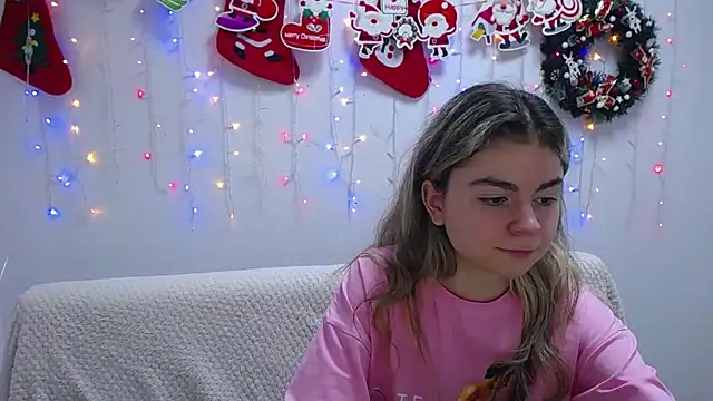 TinaRedly online show from January 8, 2025, 9:44 pm