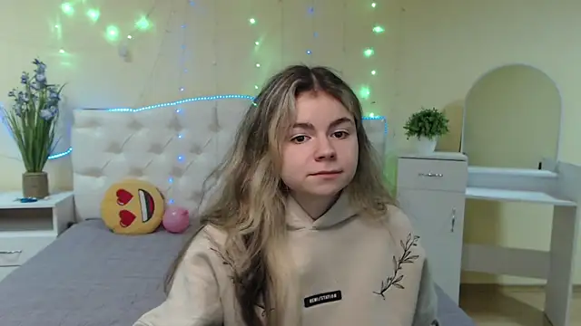 TinaRedly online show from January 15, 2025, 6:40 pm