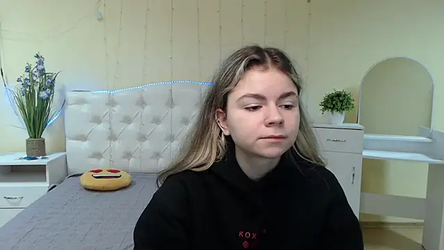 TinaRedly online show from January 19, 2025, 6:42 am