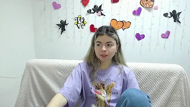 TinaRedly online show from February 23, 2025, 9:22 am