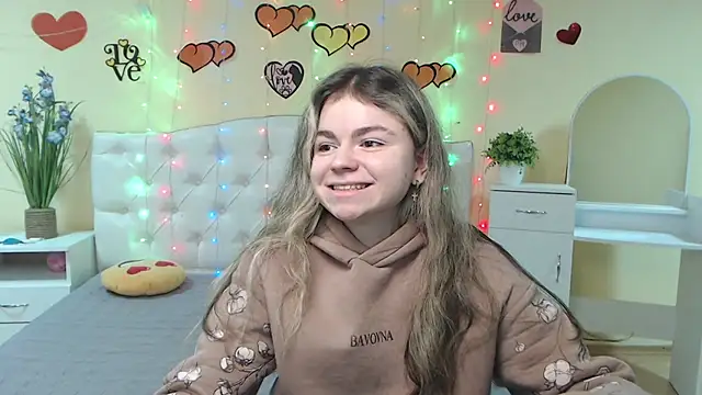 TinaRedly online show from February 24, 2025, 9:41 pm