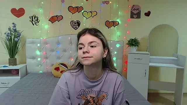 TinaRedly online show from March 4, 2025, 12:29 am