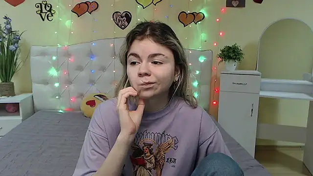 TinaRedly online show from March 4, 2025, 4:17 am