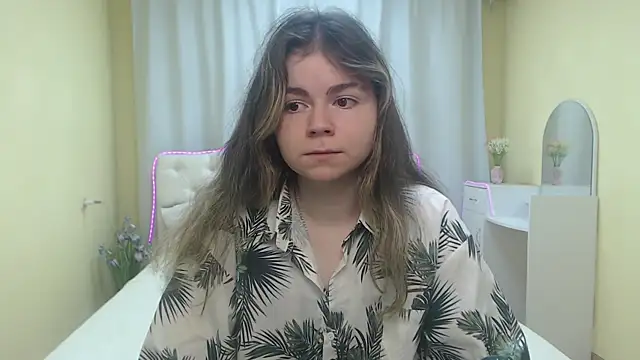 TinaRedly online show from May 25, 2026, 7:09 pm