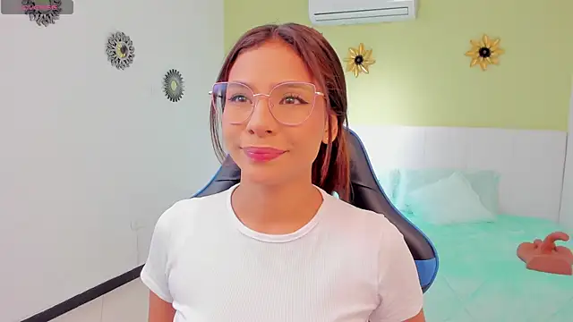 amira cute2 online show from January 31, 2025, 9:37 am