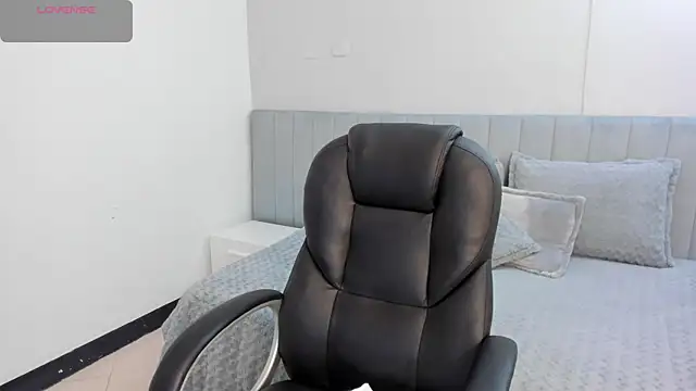 amira cute2 online show from March 20, 2025, 1:04 pm