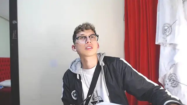  Thomas hot  online show from January 8, 2025, 10:16 pm