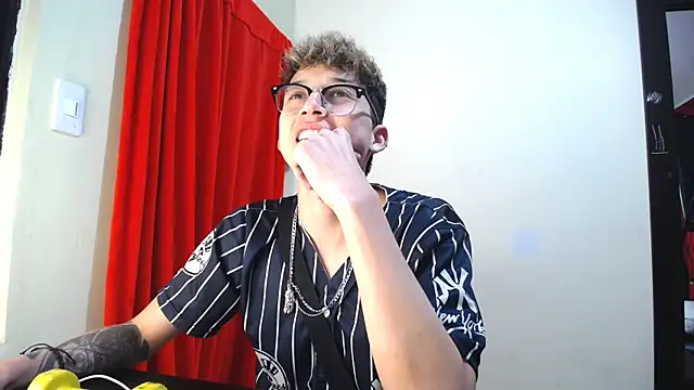  Thomas hot  online show from January 30, 2025, 7:04 pm