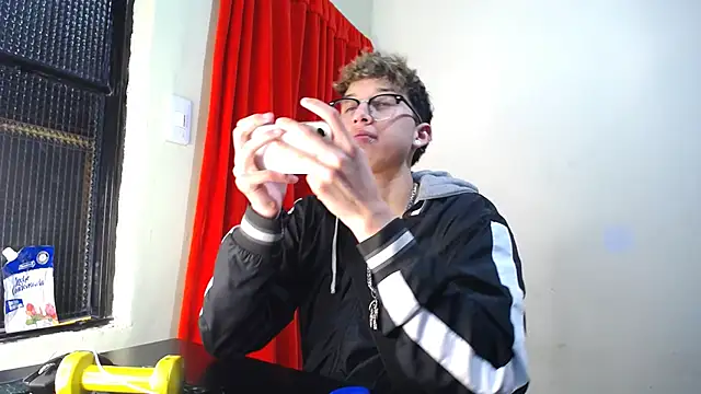  Thomas hot  online show from February 2, 2025, 12:40 am