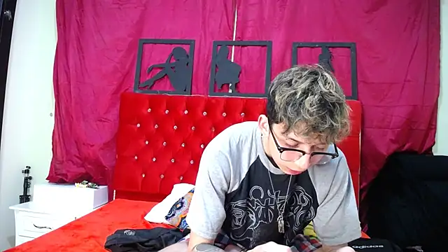  Thomas hot  online show from February 15, 2025, 5:09 am