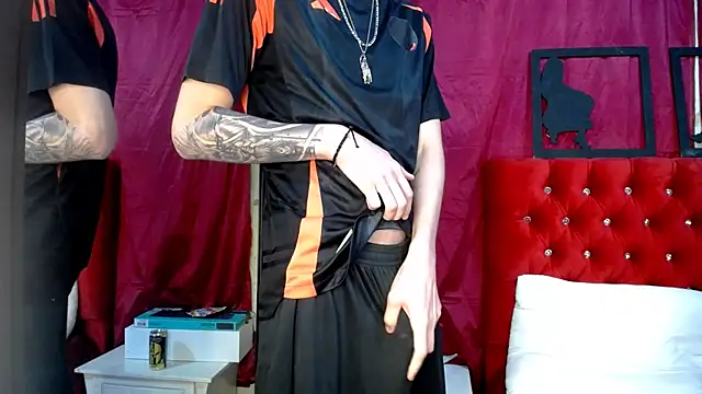  Thomas hot  online show from March 21, 2025, 6:49 am