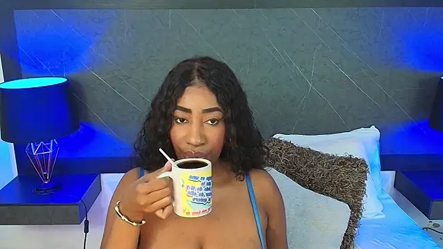 charlottebrowns  online show from February 9, 2025, 1:46 pm