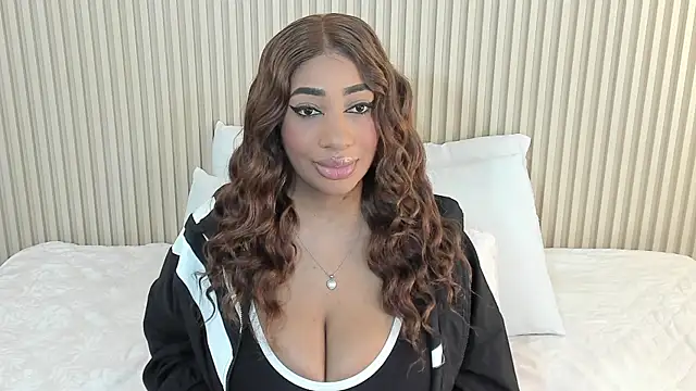 charlottebrowns  online show from April 20, 2026, 12:19 pm