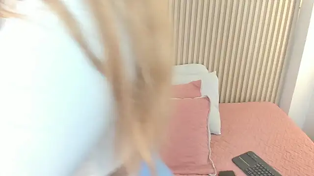 charlottebrowns  online show from June 7, 2026, 2:59 am