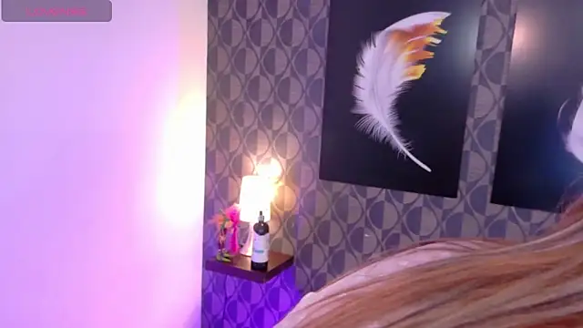 SharomRoss online show from February 3, 2025, 6:49 pm