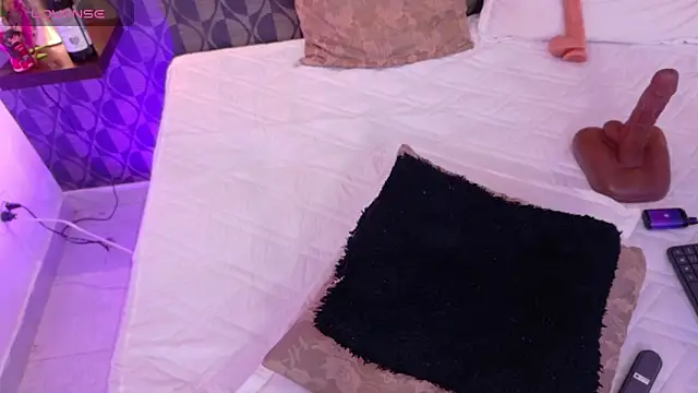 SharomRoss online show from February 5, 2025, 6:26 pm