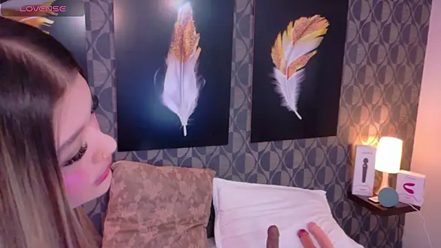 SharomRoss online show from February 22, 2025, 6:08 pm