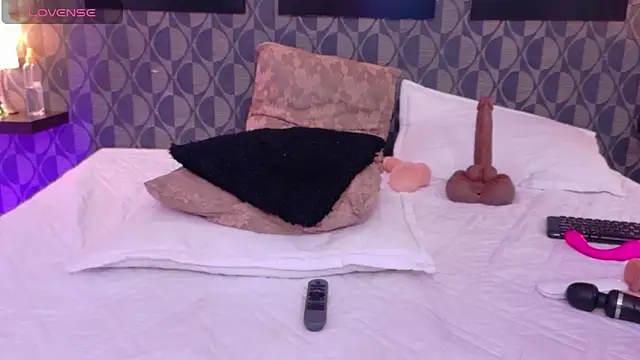 SharomRoss online show from February 24, 2025, 6:26 pm