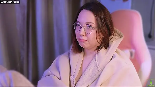 Snapshot of Airyhill chatting on February 2, 2026, 12:31 am Airyhill online show from February 2, 2026, 12:31 am