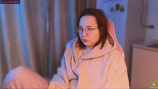 Snapshot of Airyhill chatting on February 2, 2026, 12:37 pm Airyhill online show from February 2, 2026, 12:37 pm