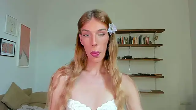 AliceSnowCatt online show from November 12, 2025, 3:56 pm