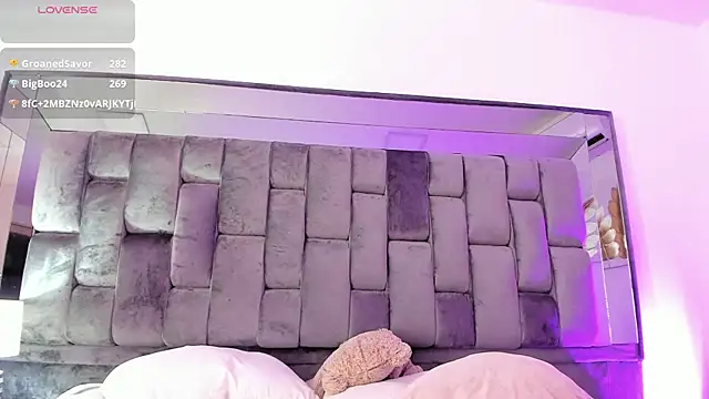 Chloe evans   online show from February 8, 2025, 2:38 pm