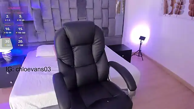 Chloe evans   online show from March 6, 2025, 11:47 am