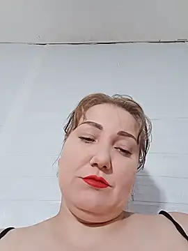 Snapshot of EmmaQueen4 chatting on May 13, 2026, 8:01 am EmmaQueen4 online show from May 13, 2026, 8:01 am
