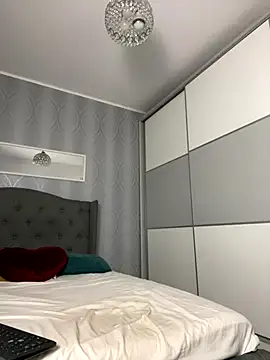  adelle online show from September 25, 2025, 12:09 pm