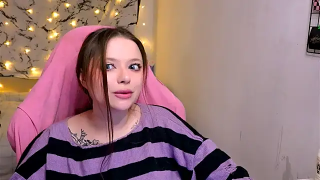 me  hanna online show from February 12, 2025, 11:30 pm