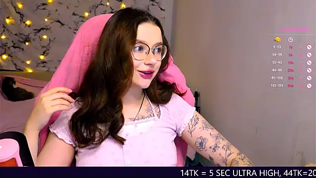 me  hanna online show from March 17, 2025, 11:43 pm